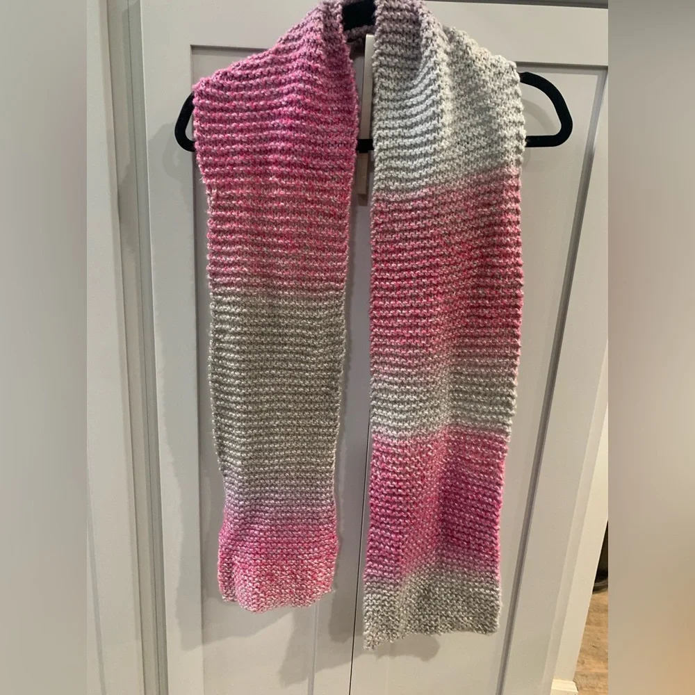 Chunky Hand Knitted Pink and‎ Gray Scarf